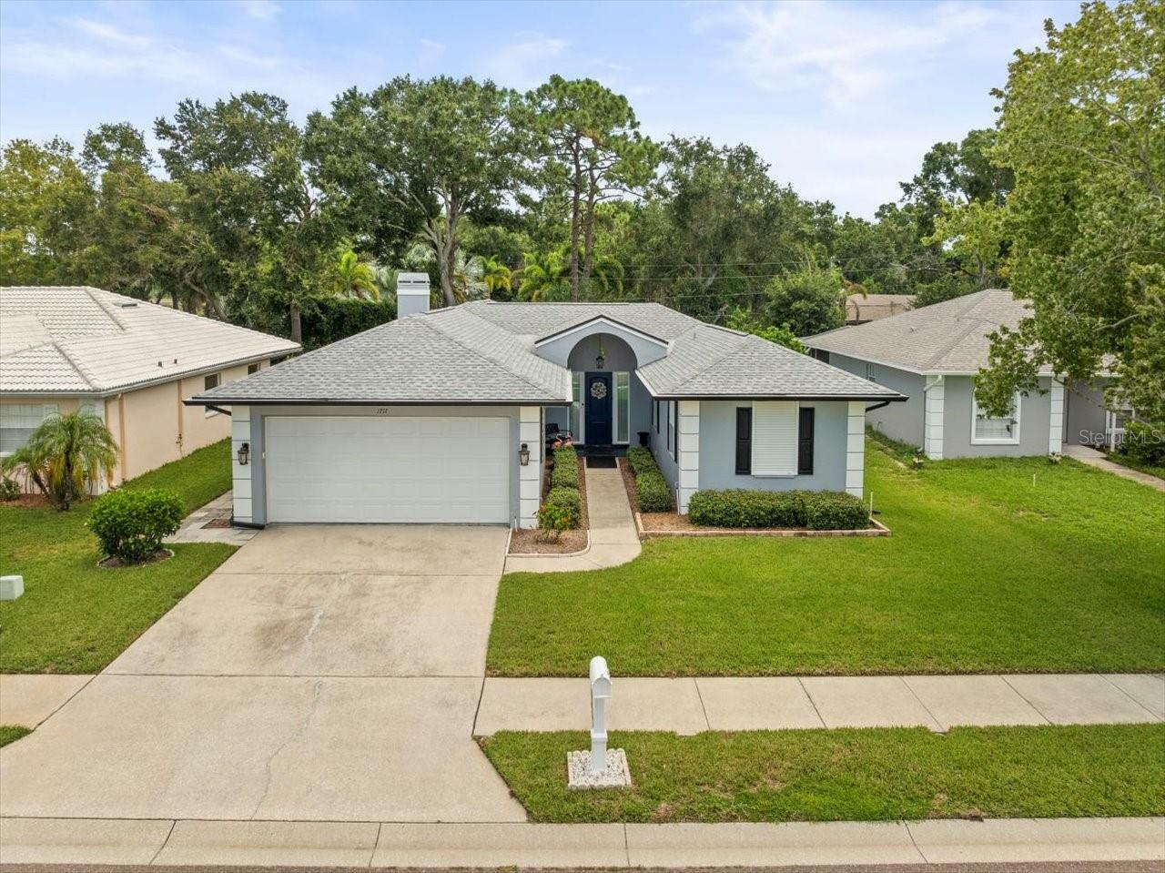 Property Photo:  1717 Bermuda Court  FL 34695 