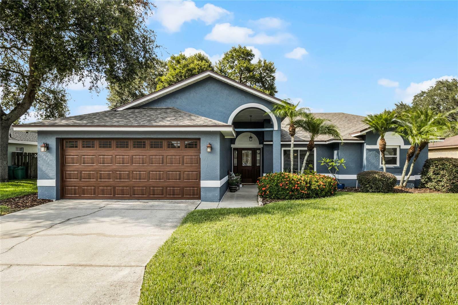 Property Photo:  428 Bigstaff Court  FL 33884 