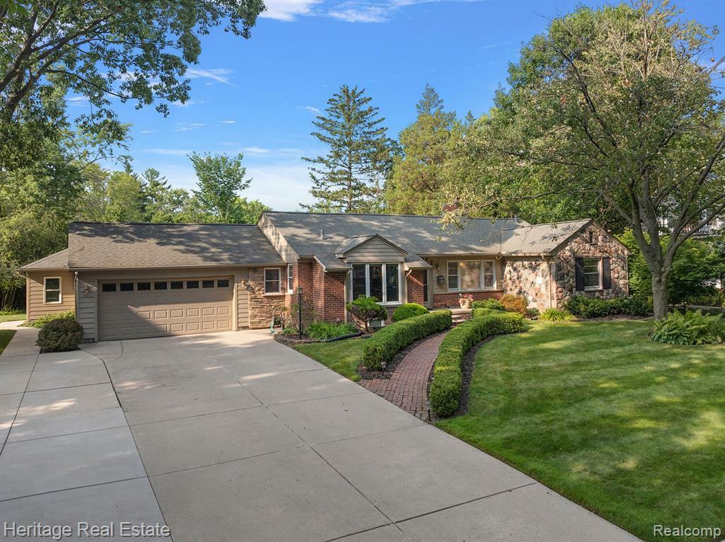 Property Photo: 1418 Mayfield Drive MI 48067 1113