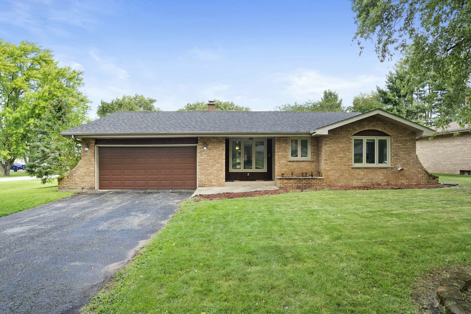 Property Photo:  2567 E Riverview Drive  IL 60901 