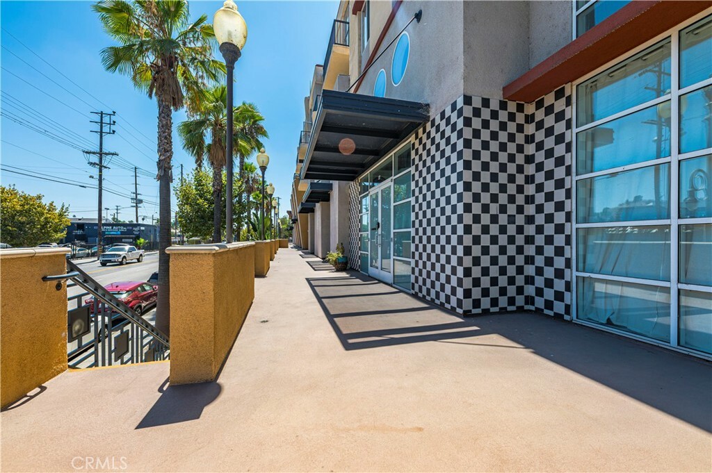 Property Photo:  360 W Avenue 26 302  CA 90031 