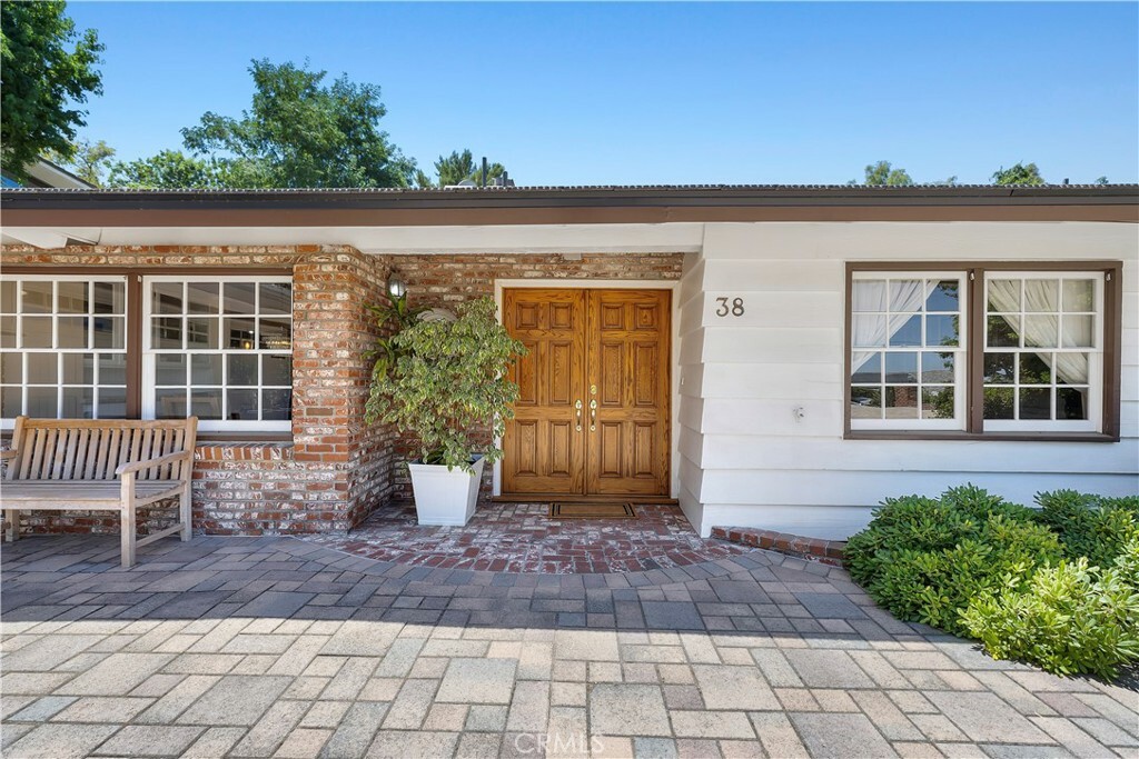 Property Photo: 38 Chuckwagon Road CA 90274