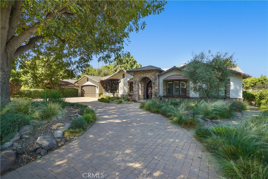 Property Photo:  8629 Oak Park Avenue  CA 91325 