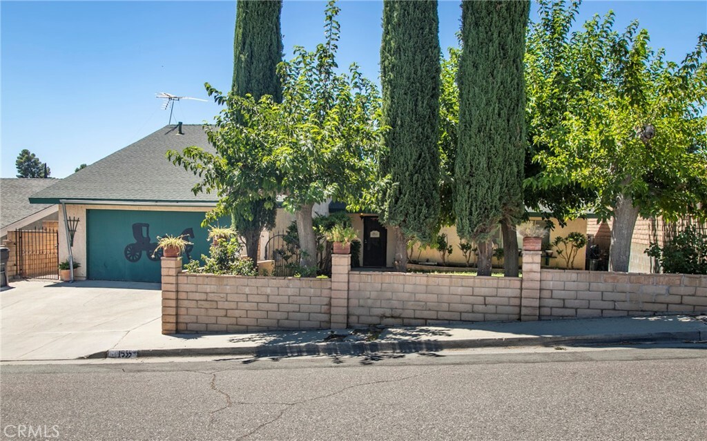 Property Photo:  1555 N High Street  CA 92220 