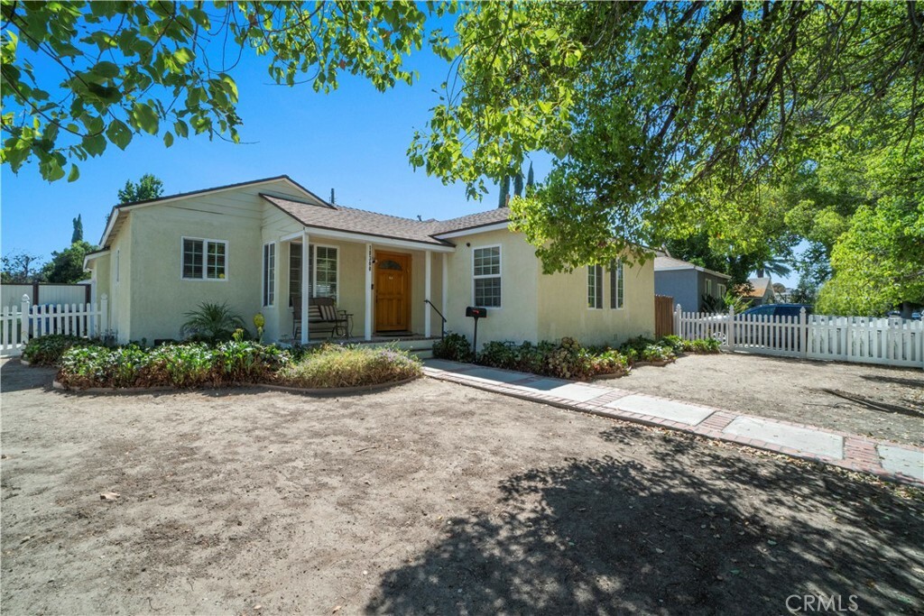 Property Photo:  18300 Jovan Street  CA 91335 