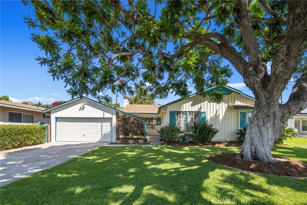 Property Photo:  12111 Bluebell  CA 92840 