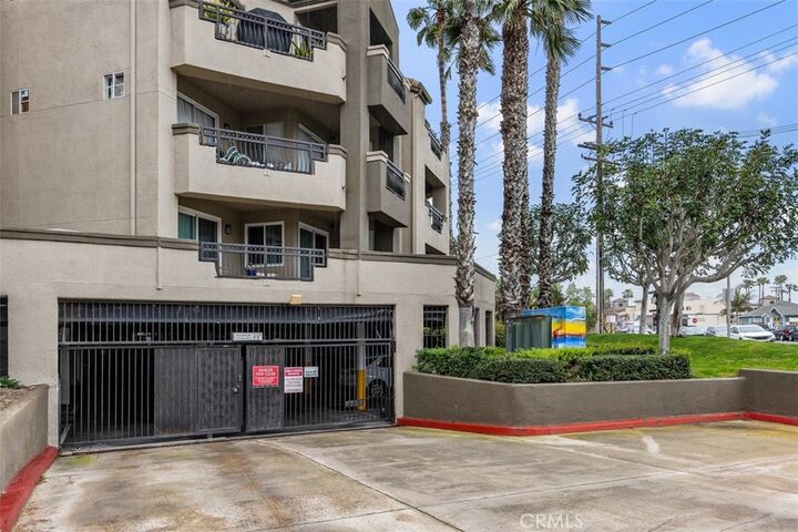 Property Photo:  320 Lake Street 109  CA 92648 