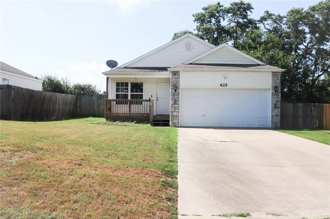 Property Photo:  625 Cedar Brook Court  AR 72722 