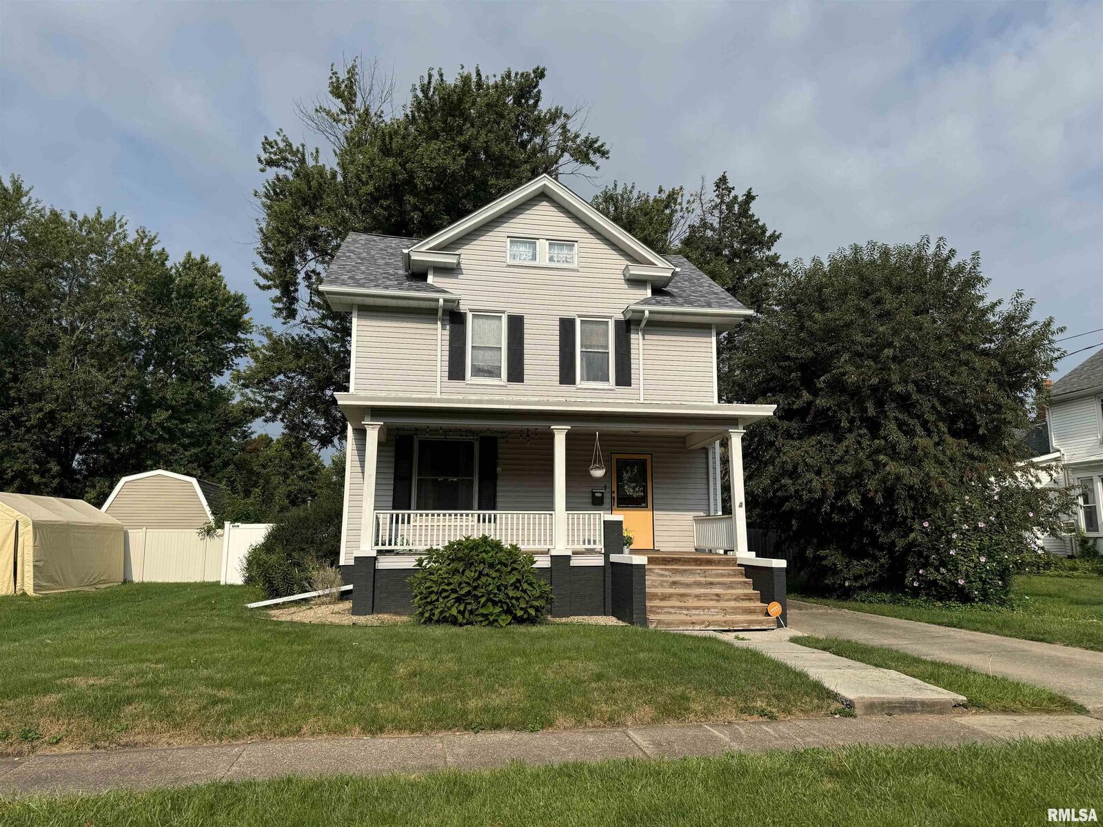Property Photo:  54 Olive Street  IL 61401 