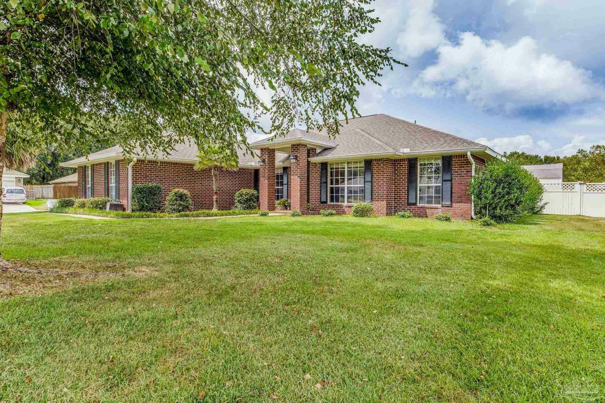 Property Photo:  5315 Willow Oak Dr  FL 32571 