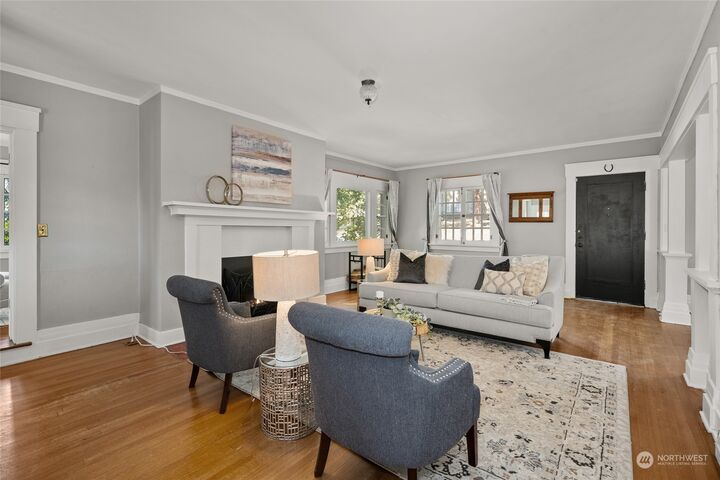 Property Photo:  918 S Lincoln St  WA 99204 