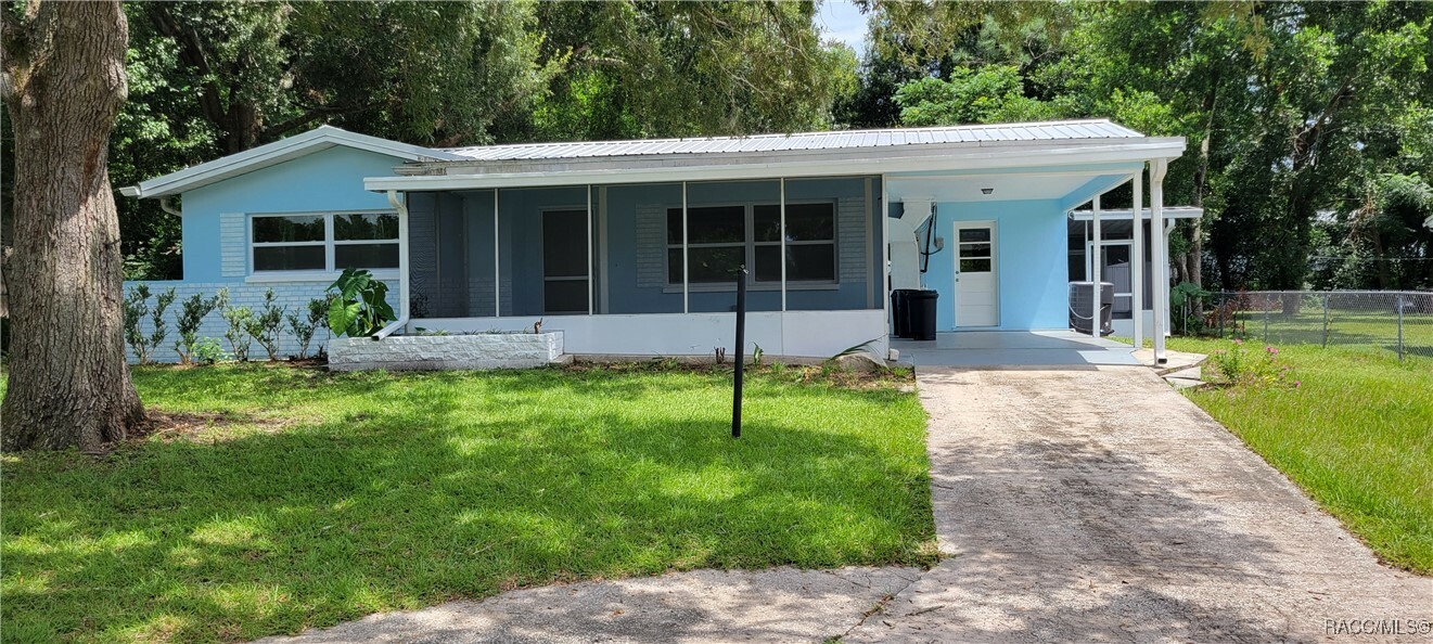 Property Photo:  7 N Adams Street  FL 34465 