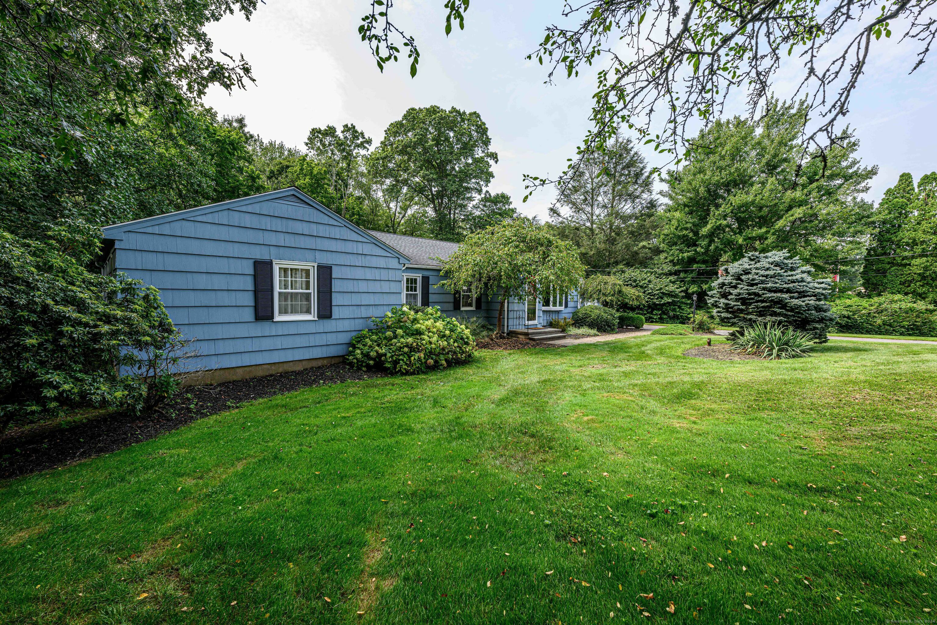 Property Photo:  328 Fairlea Road  CT 06477 