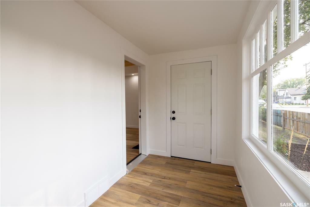 Property Photo:  428 F Avenue S  SK S7M 1T5 