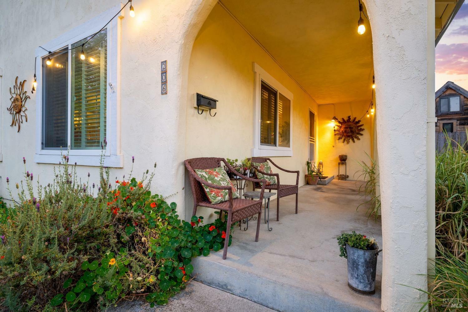 Property Photo:  206 Vista Court  CA 95472 