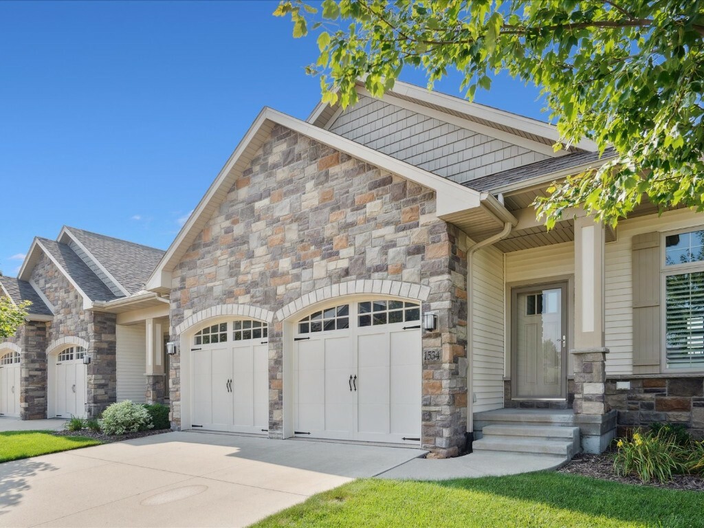 Property Photo: 1534 Cedar Vista Ln. IA 52317