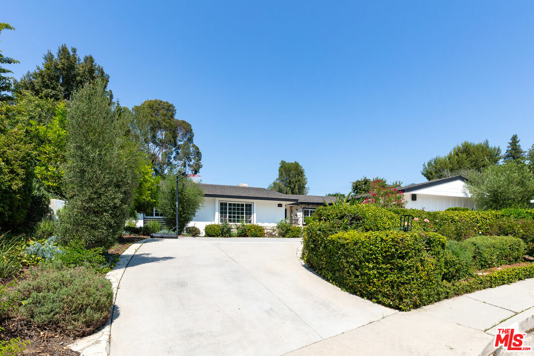 Property Photo:  16661 Adlon Rd  CA 91436 