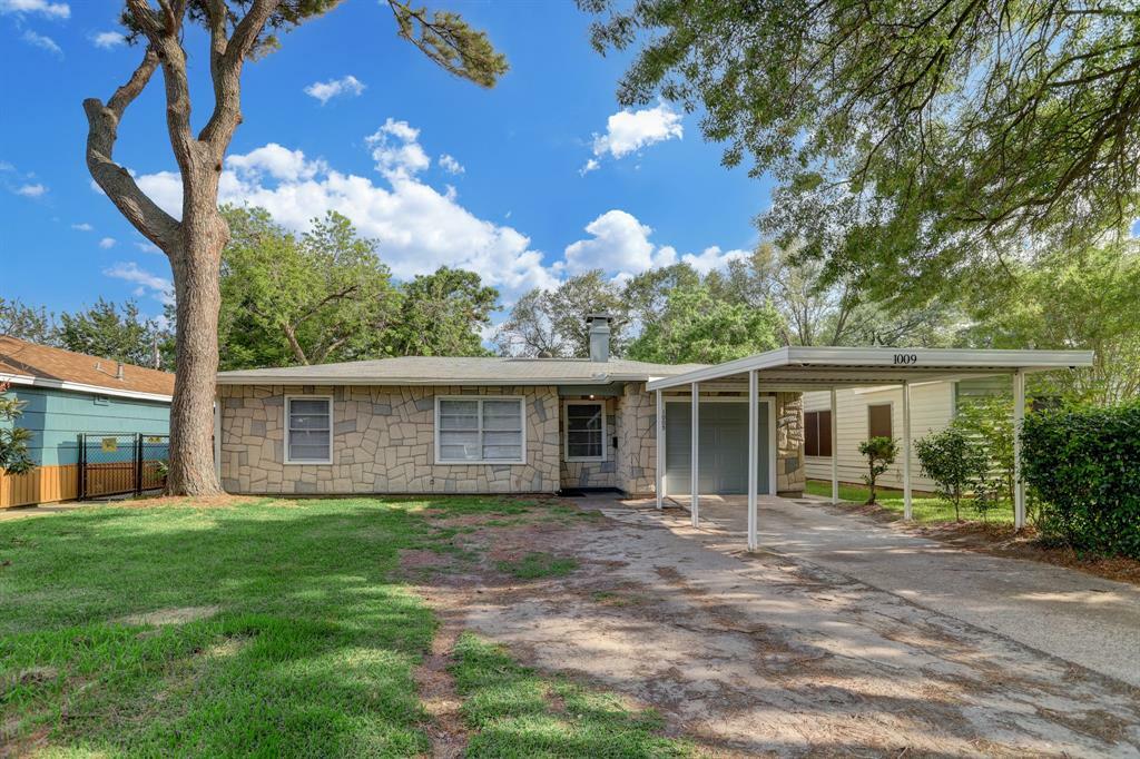 Property Photo: 1009 15th Avenue TX 77590