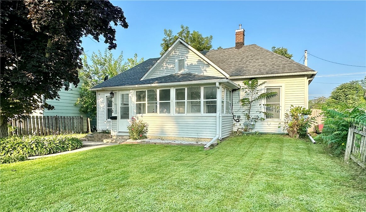 Property Photo:  512 N 2nd Street  IA 50158 