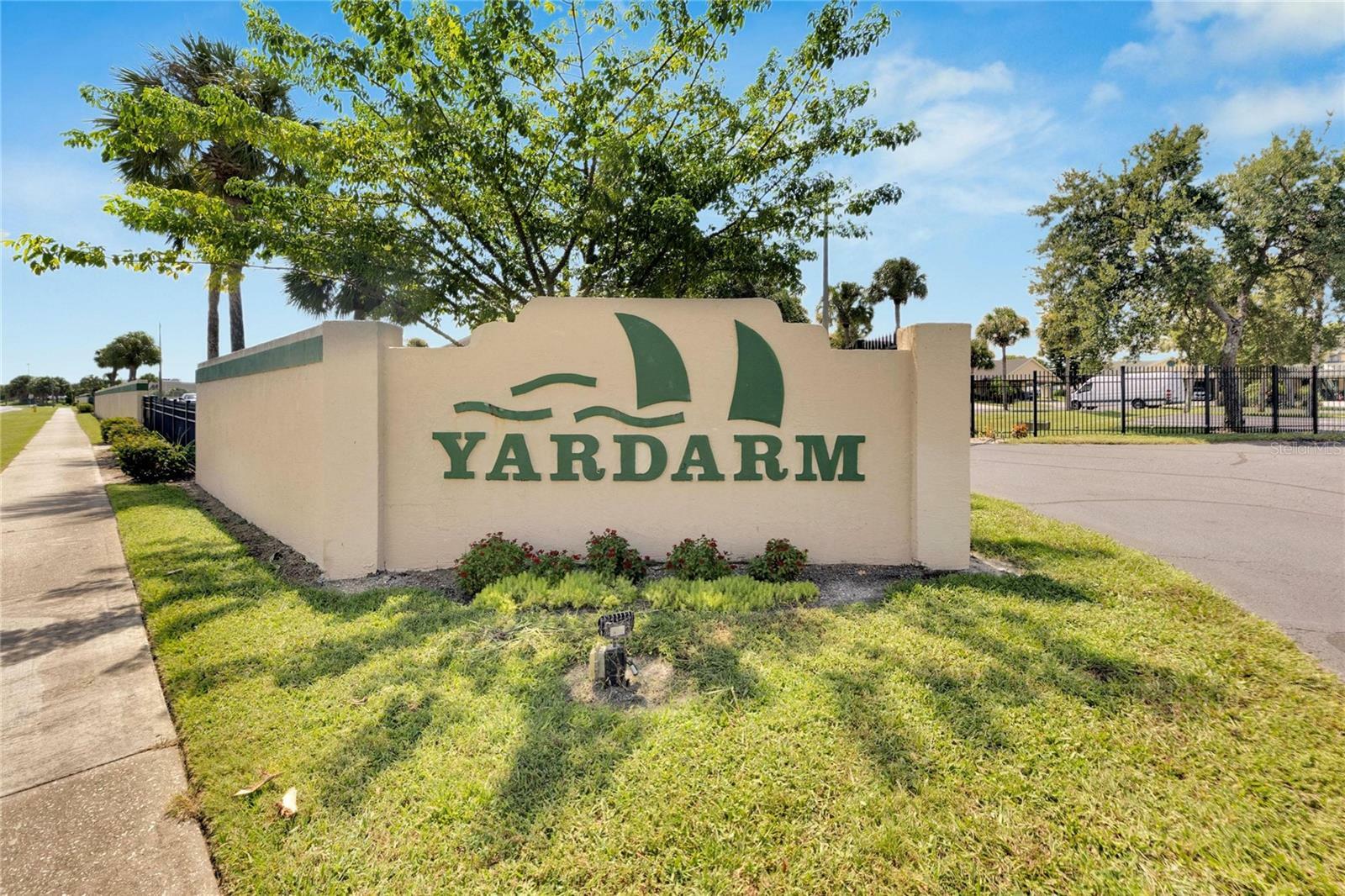 Property Photo: 636 Yardarm Drive 636 FL 33572