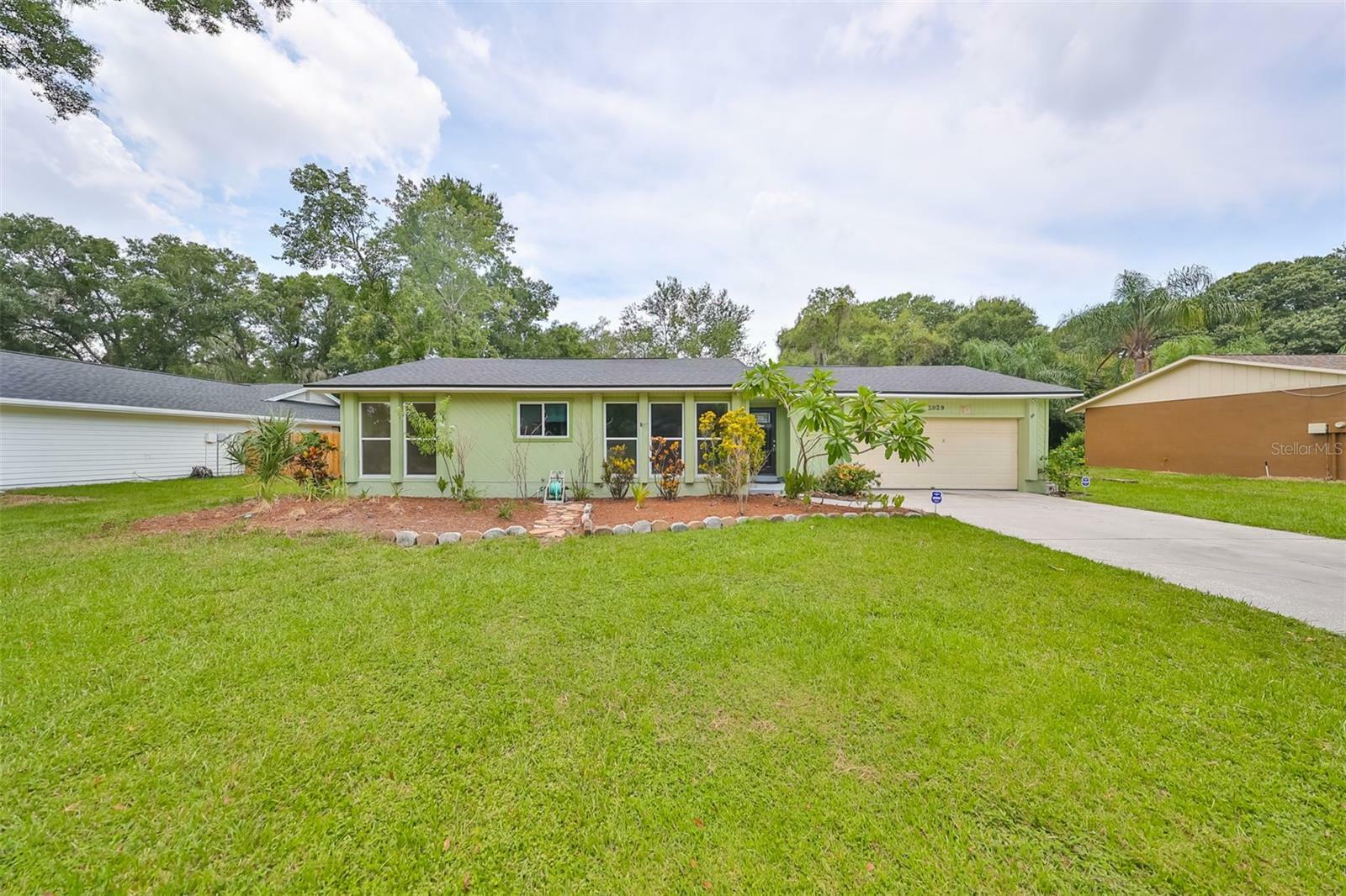 Property Photo:  5029 Greenglen Lane  FL 33811 