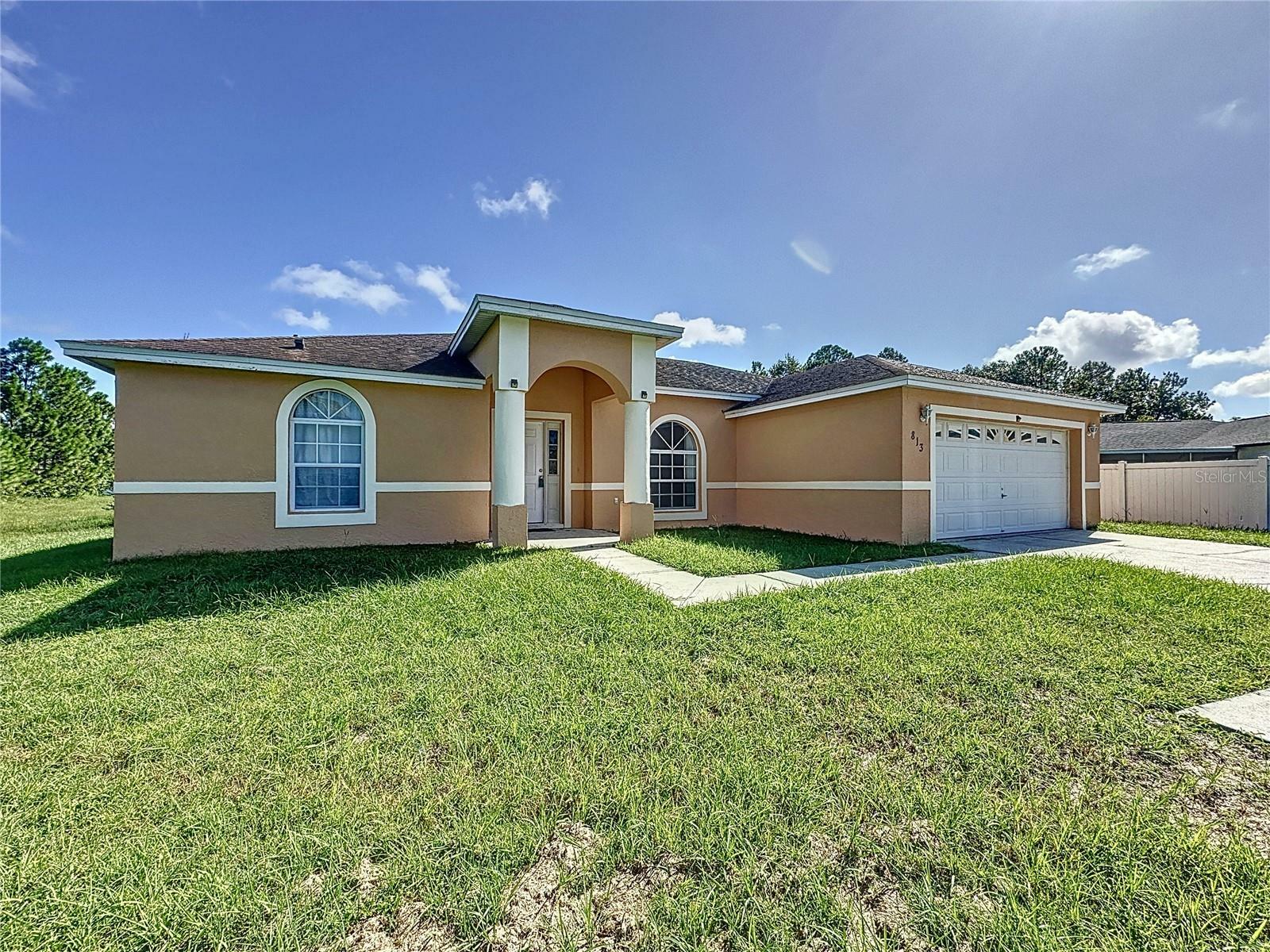 Property Photo:  813 Hastin Place  FL 34758 