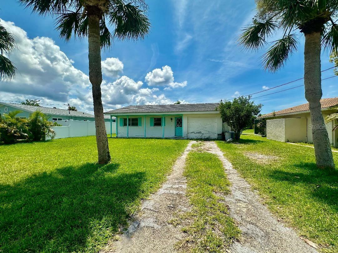 Property Photo:  4110 Headsail Drive  FL 34652 