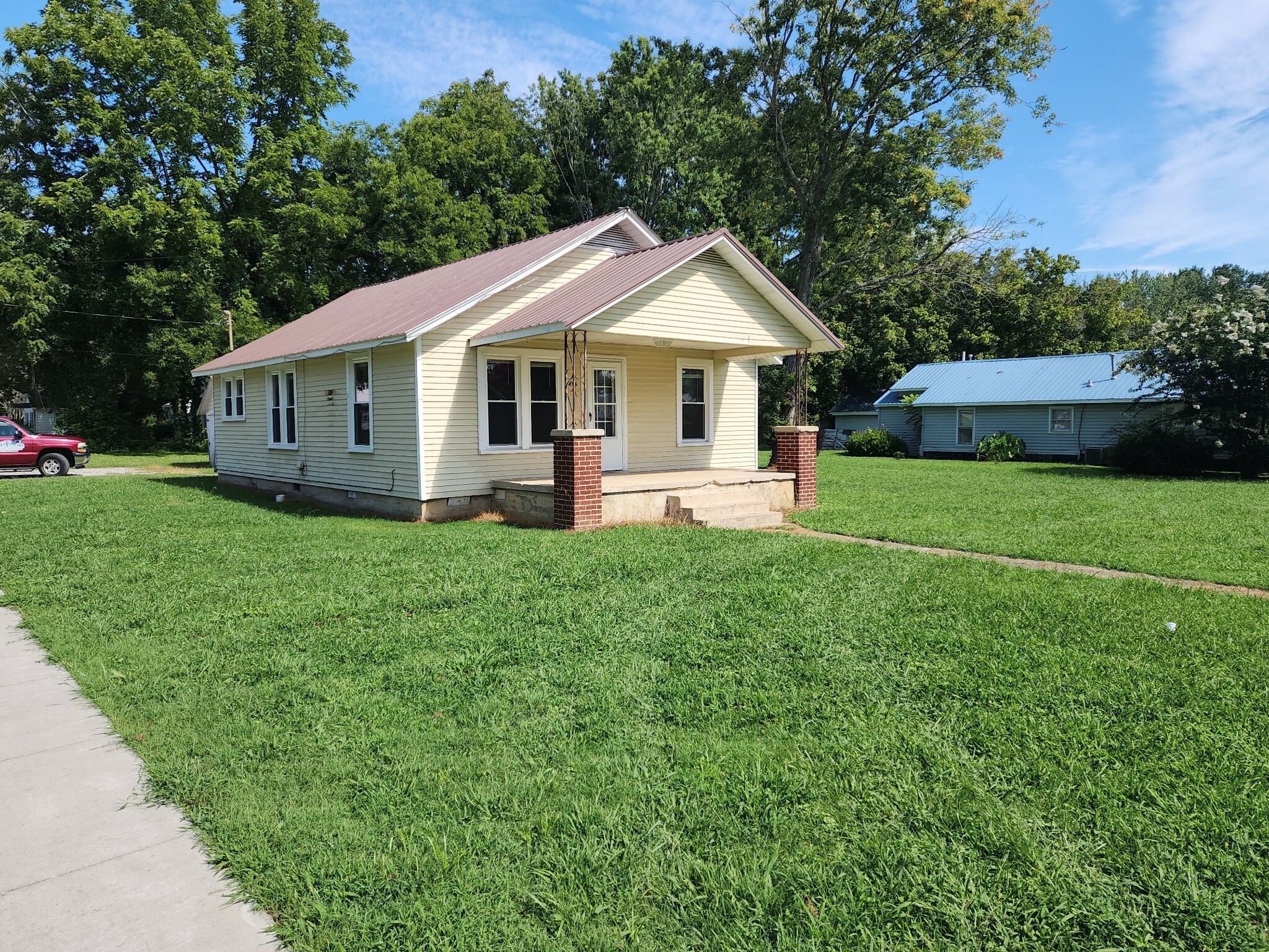 Property Photo:  416 W Moore St  TN 37388 