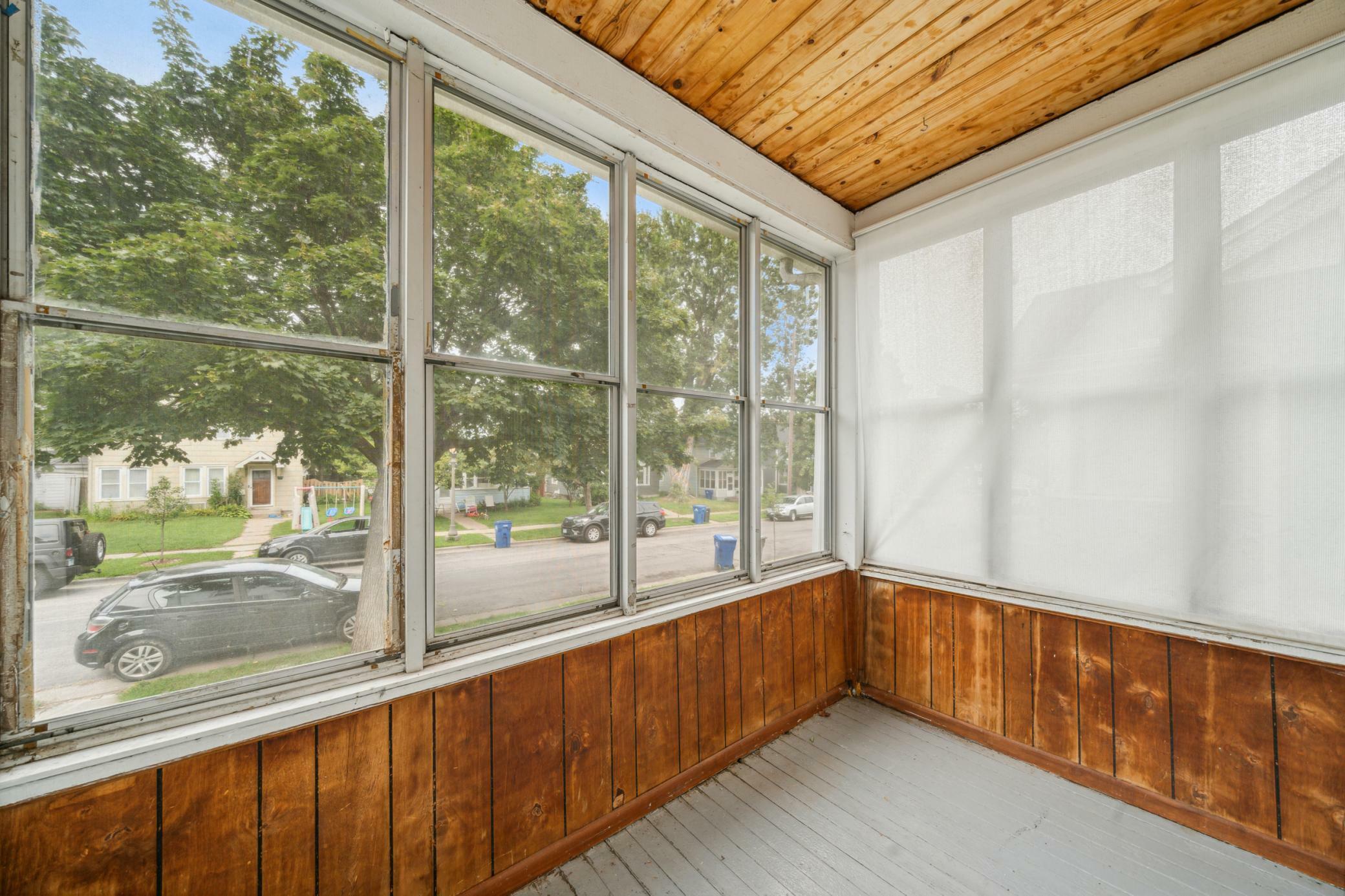 Property Photo:  418 Baker Street W  MN 55107 