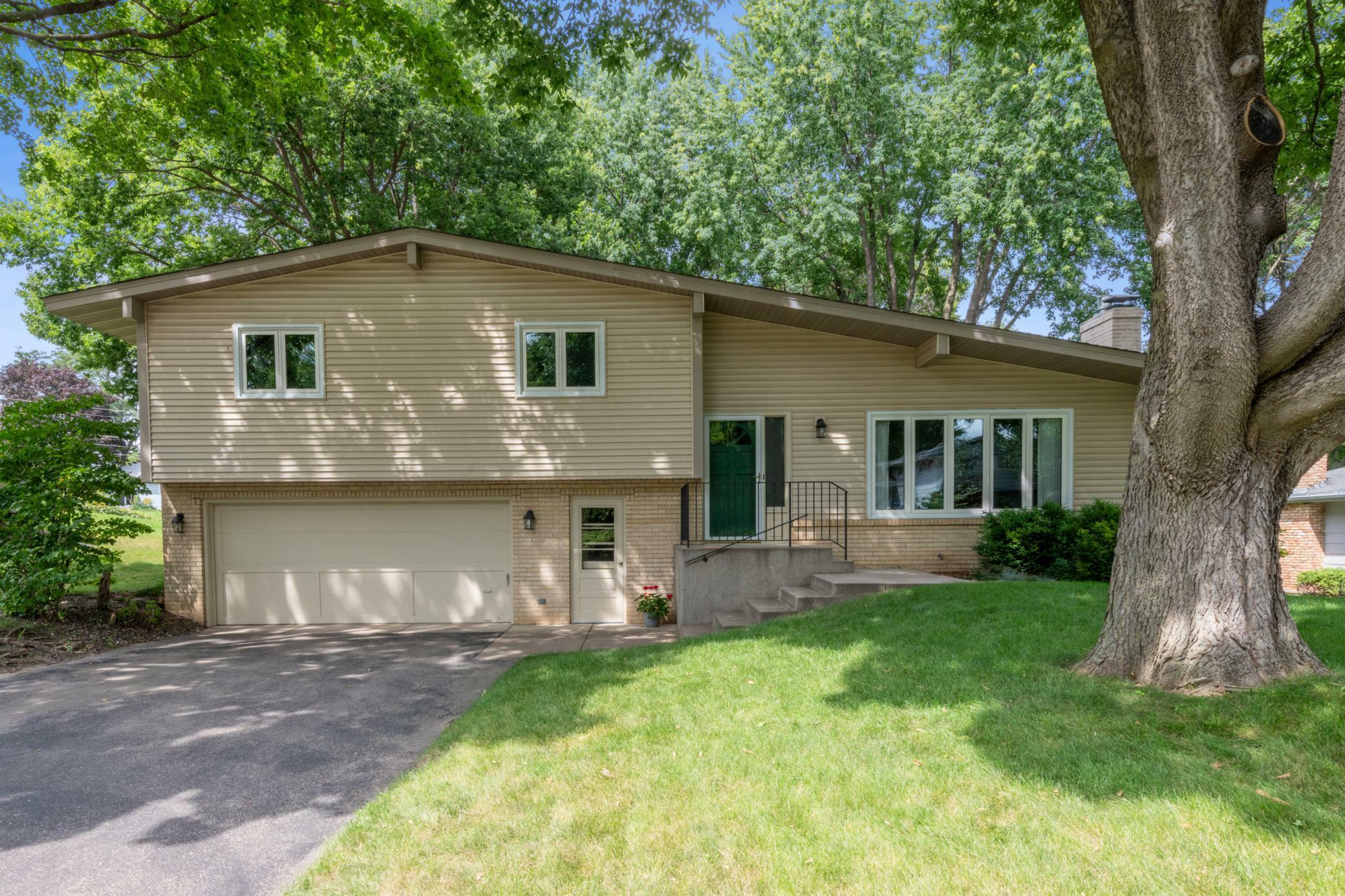 Property Photo:  2708 Dana Drive  MN 55337 