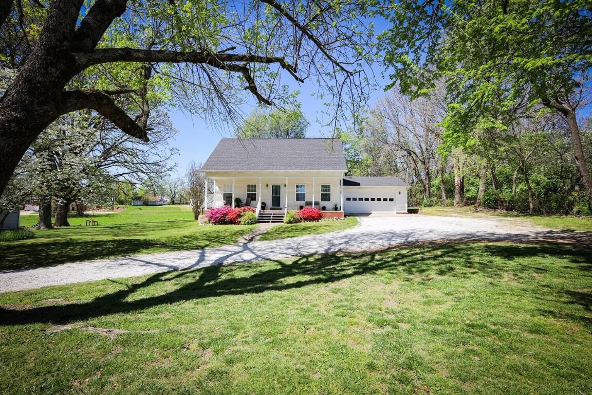 Property Photo:  206 Coy Street  AR 72601 