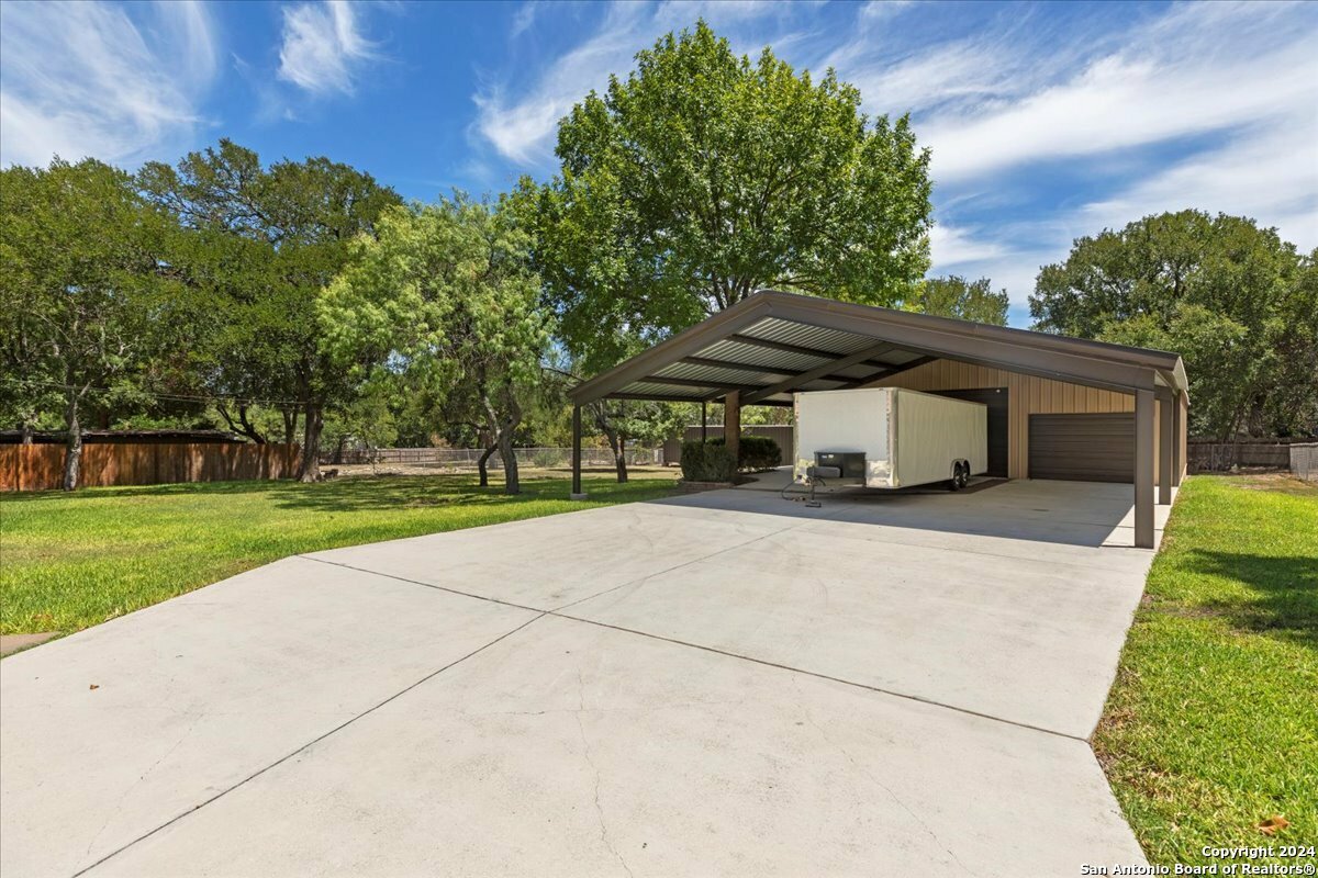 Property Photo:  920 Antler Dr  TX 78154 