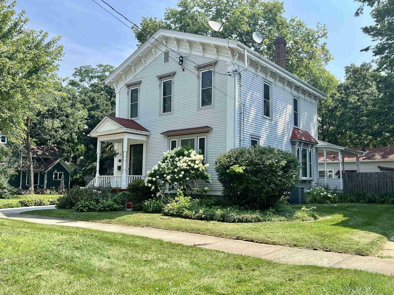 Property Photo:  723 Church Street  WI 53511 