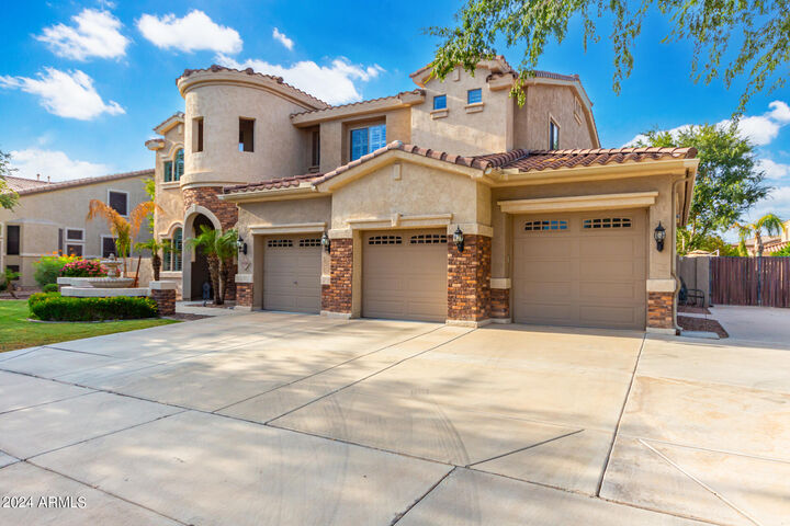 Property Photo: 18746 E Caledonia Drive AZ 85142