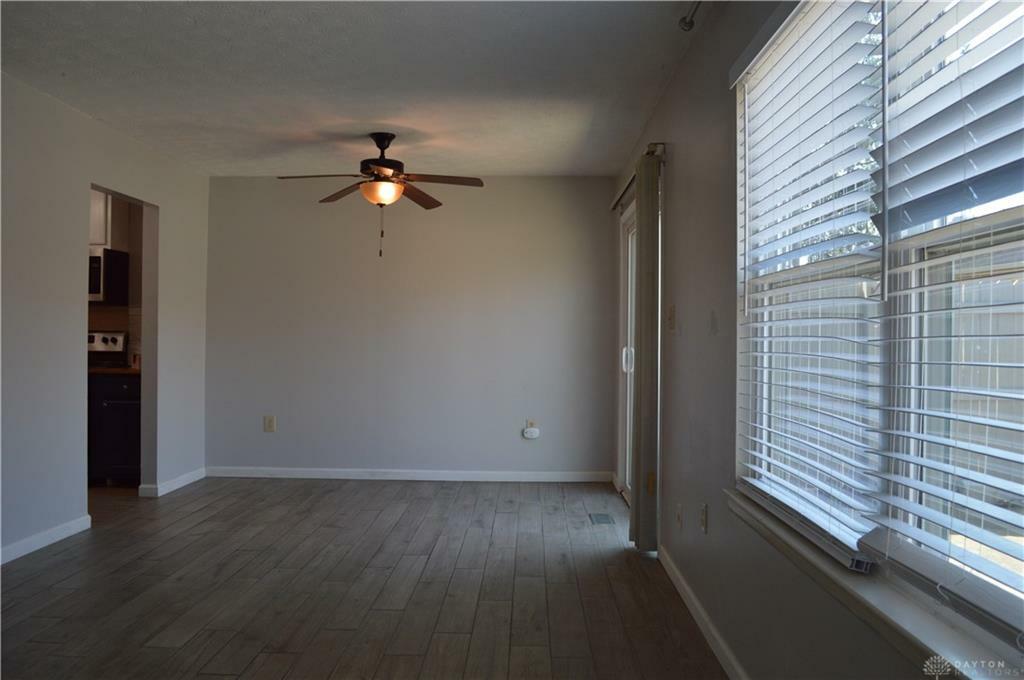 Property Photo:  1221 Robbins Run Court  OH 45458 