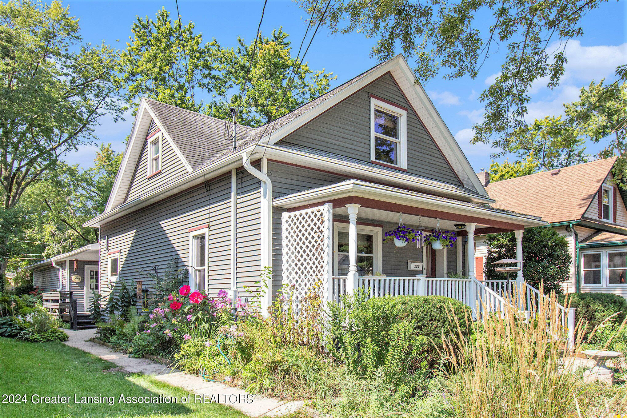 Property Photo:  223 W Lincoln Street  MI 48837 