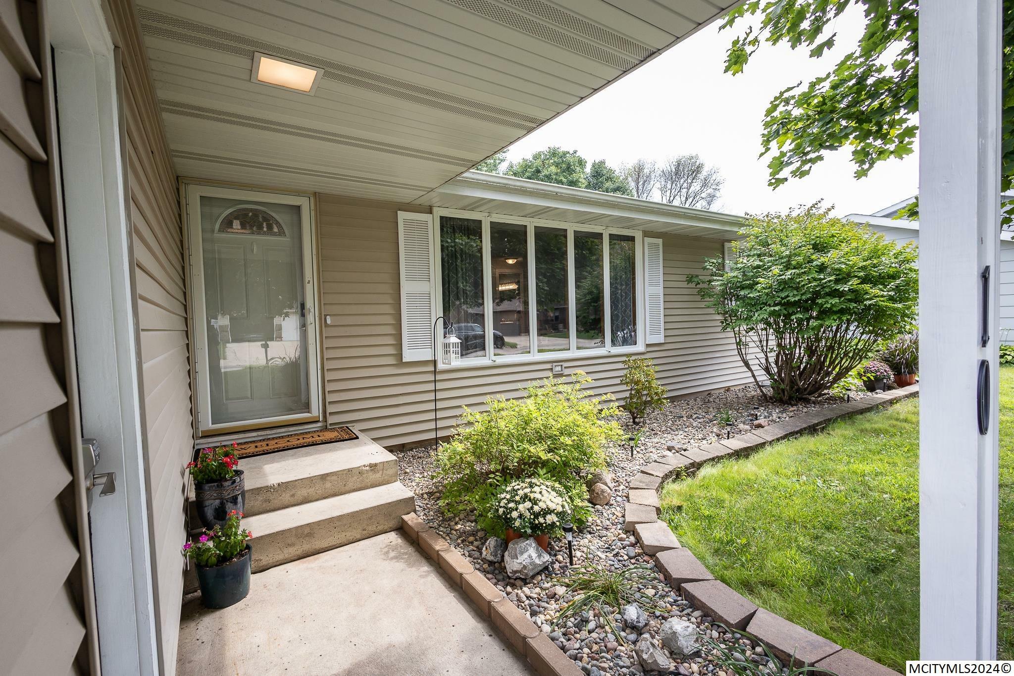 Property Photo:  10 Lexington Sq  IA 50401 