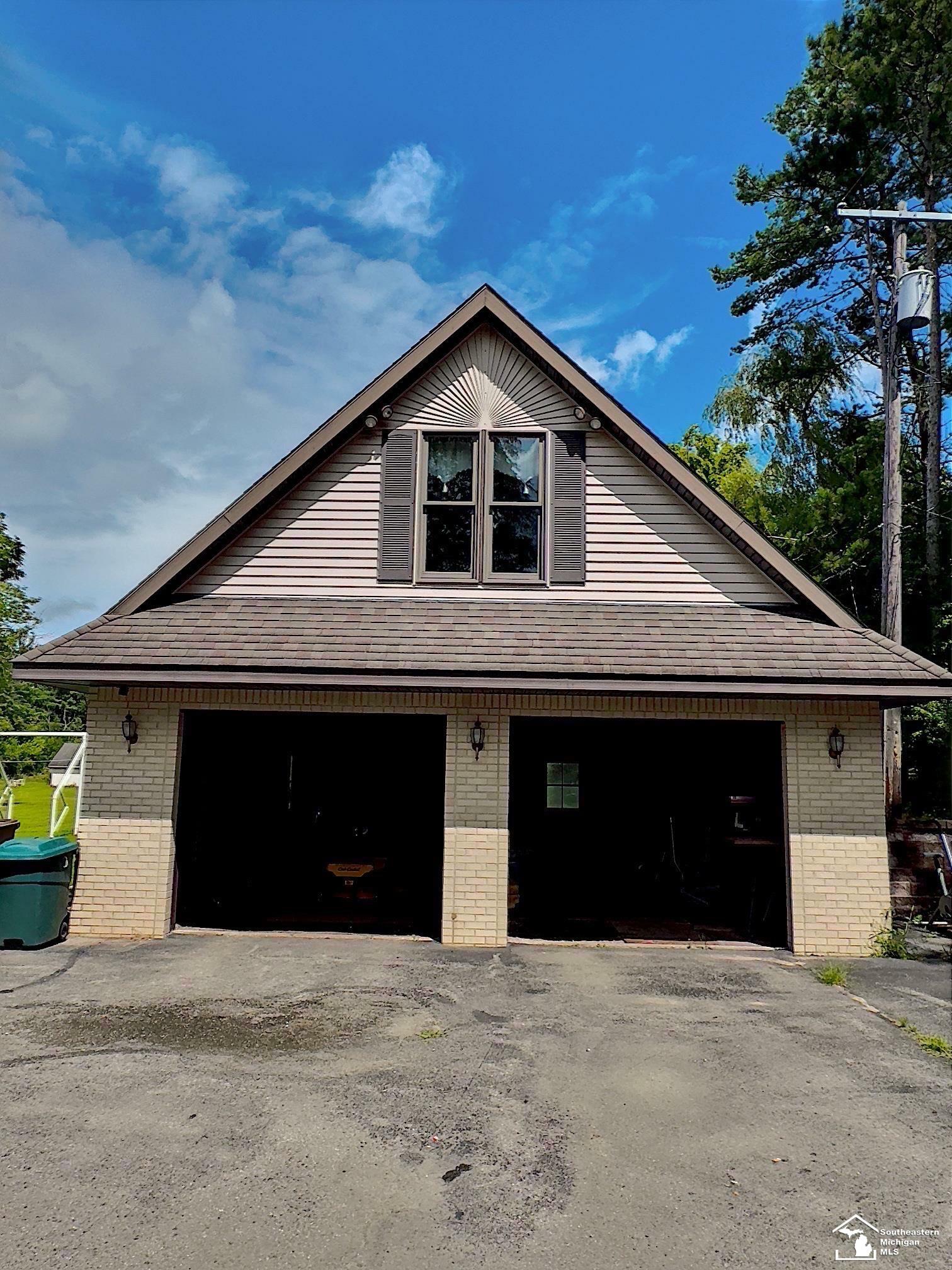 Property Photo:  5677 Vreeland Road  MI 48105 