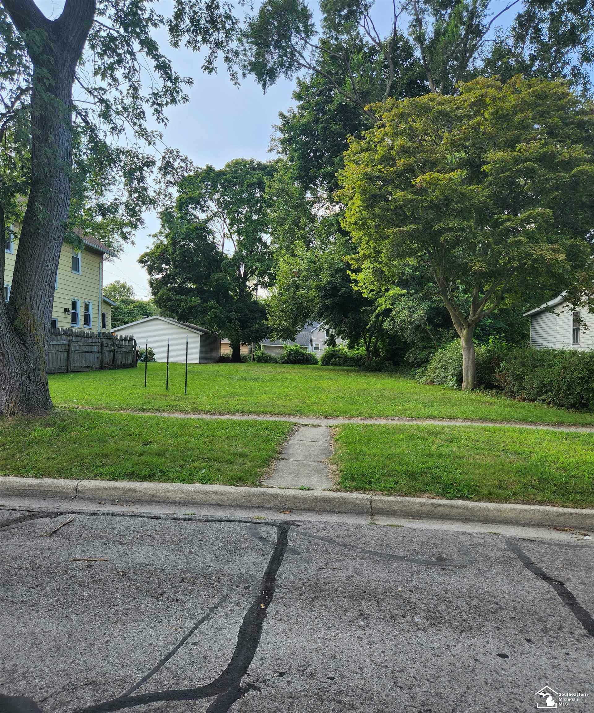 Property Photo:  726 Cass Street  MI 48161 