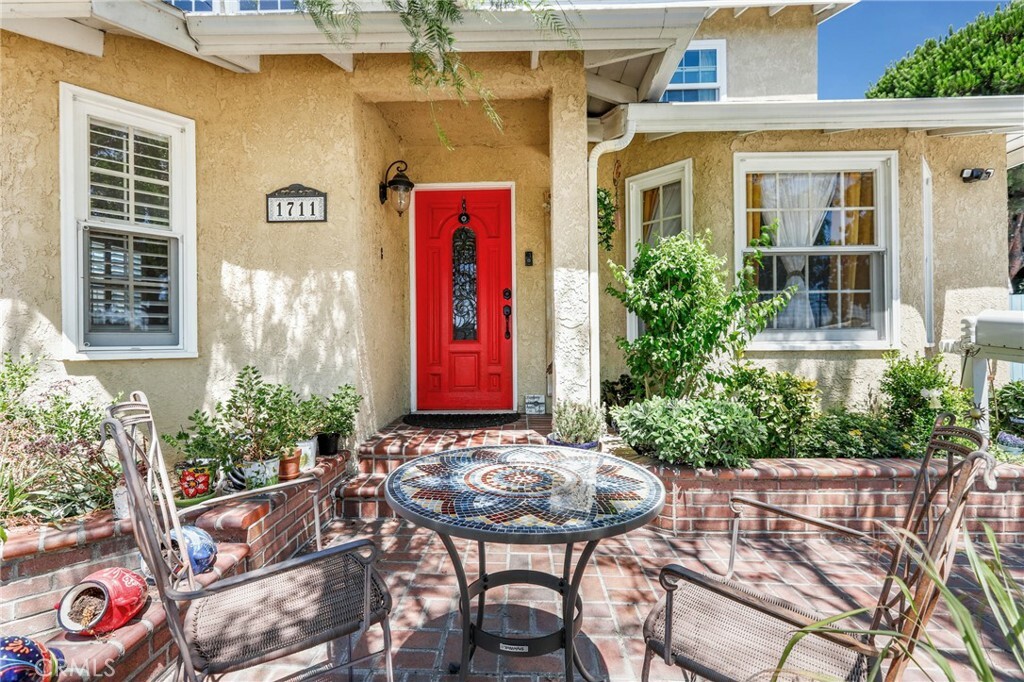 Property Photo:  1711 E Santa Ana Street  CA 92805 