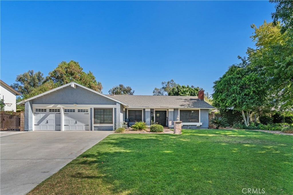 Property Photo:  1414 Cedarhill Drive  CA 92507 