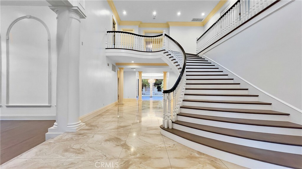 Property Photo:  710 N Rodeo Drive  CA 90210 