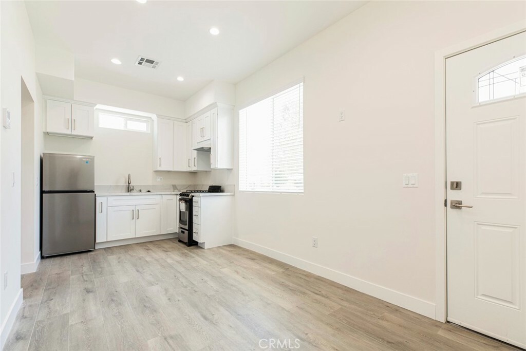 Property Photo:  7108 Texhoma Avenue  CA 91406 