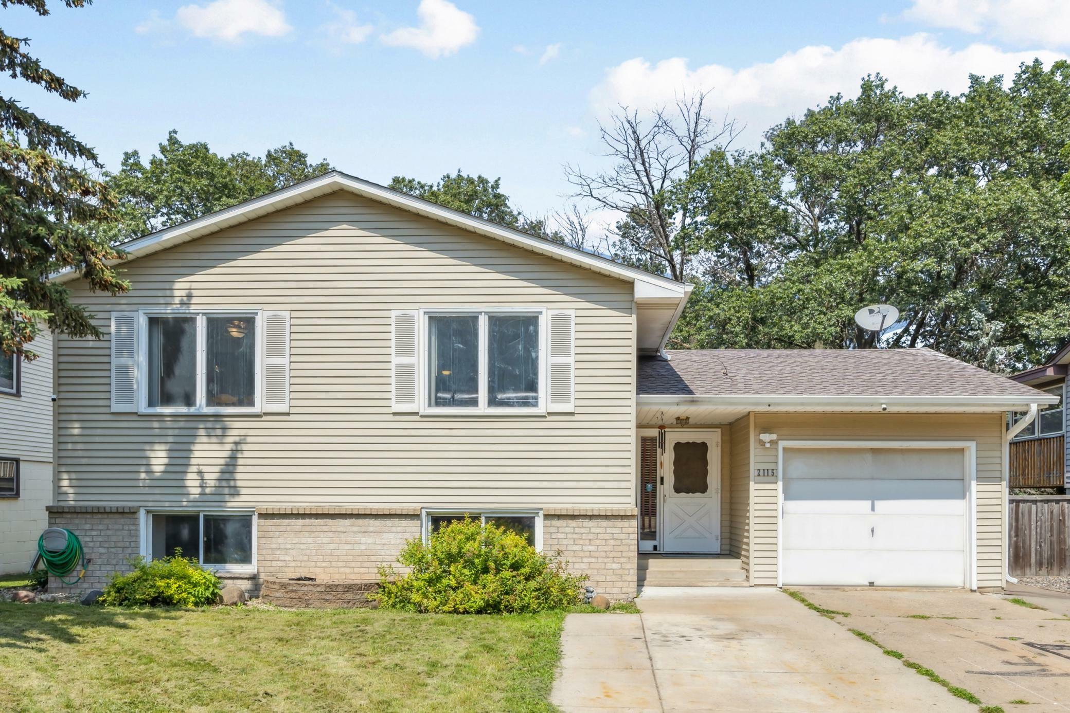 Property Photo:  2115 Burke Avenue E  MN 55109 