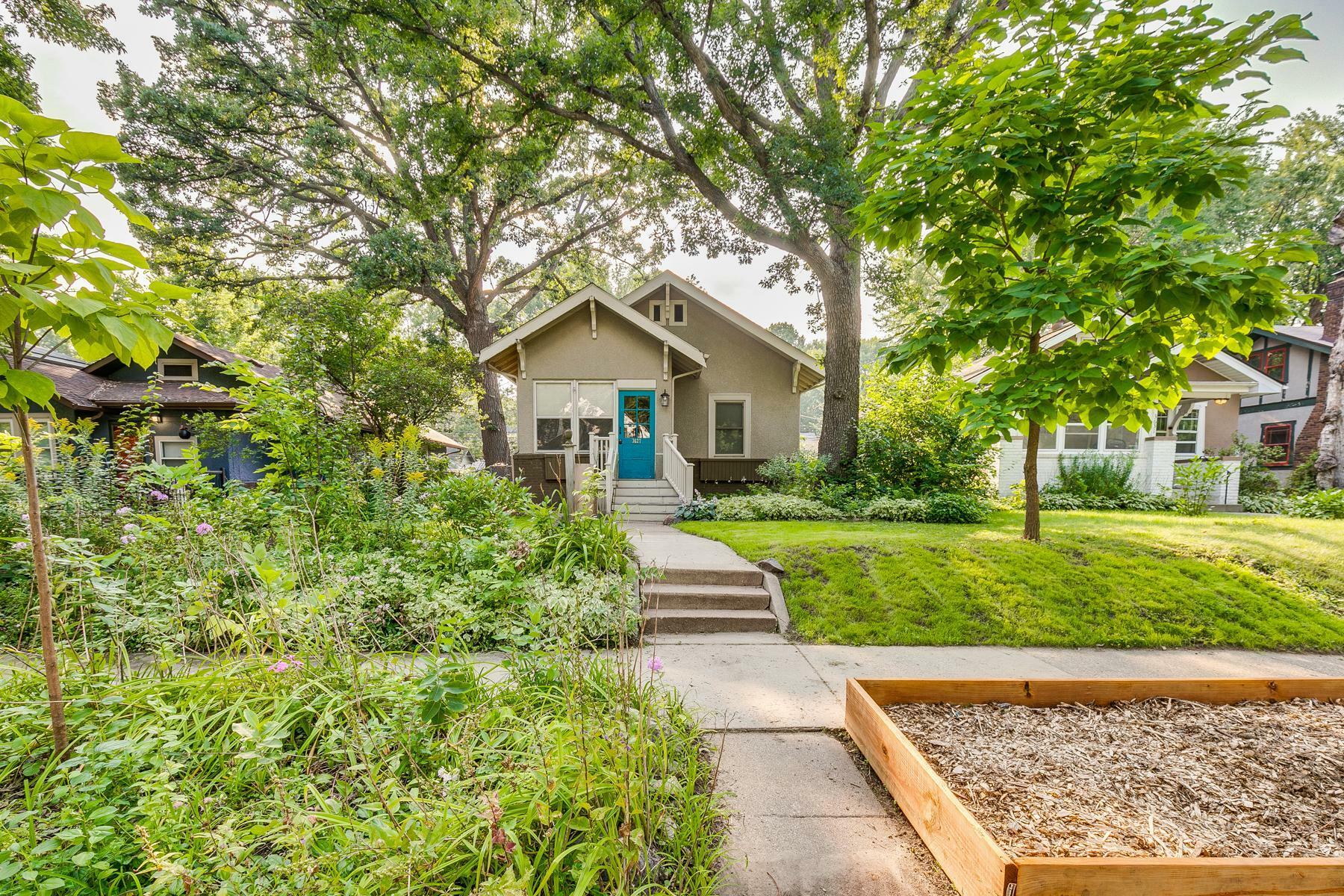 Property Photo:  3627 Sheridan Avenue N  MN 55412 