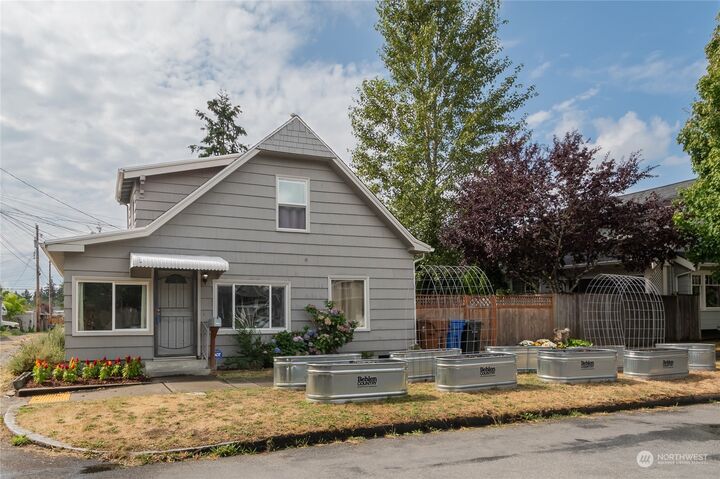 Property Photo: 910 S Pine Street WA 98405