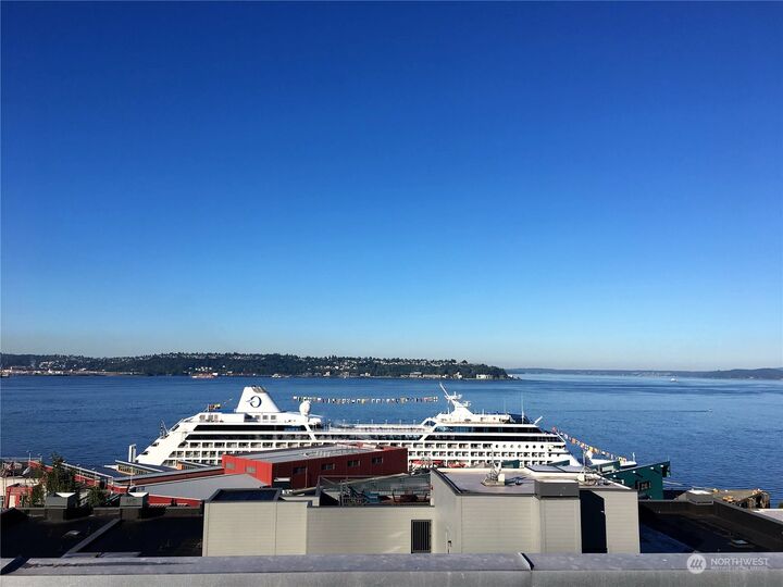 Property Photo: 66 Bell Street 34 WA 98121