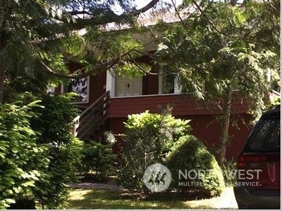 Property Photo:  2740 61st Avenue SE  WA 98040 