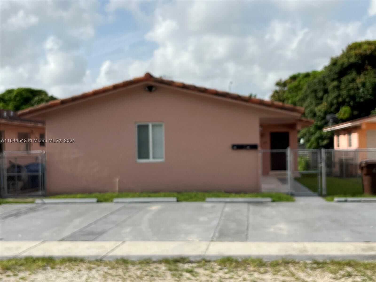 Property Photo:  626 W 17th St 1  FL 33010 