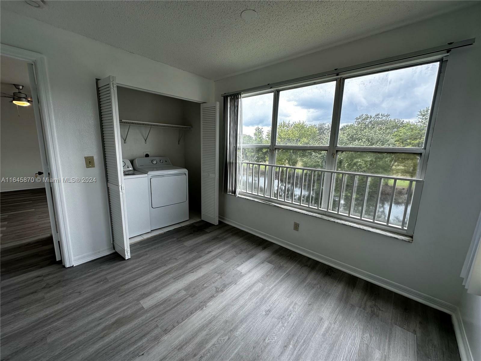 Property Photo:  457 Vista Isles Dr 2122  FL 33325 